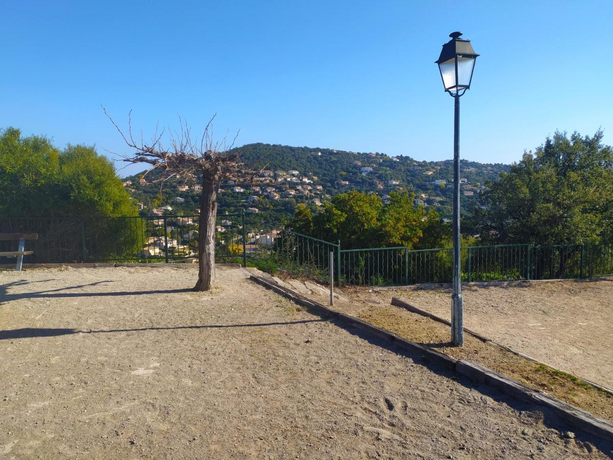 Vacance Location Mer Piscine Var Sud Terrasse Les Issambres Buitenkant foto