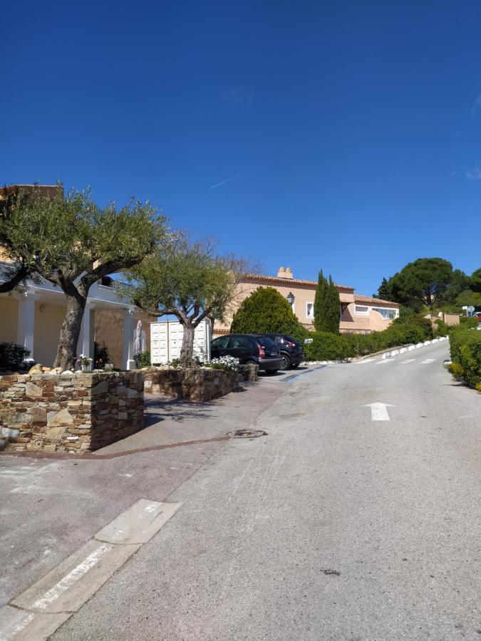 Vacance Location Mer Piscine Var Sud Terrasse Les Issambres Buitenkant foto